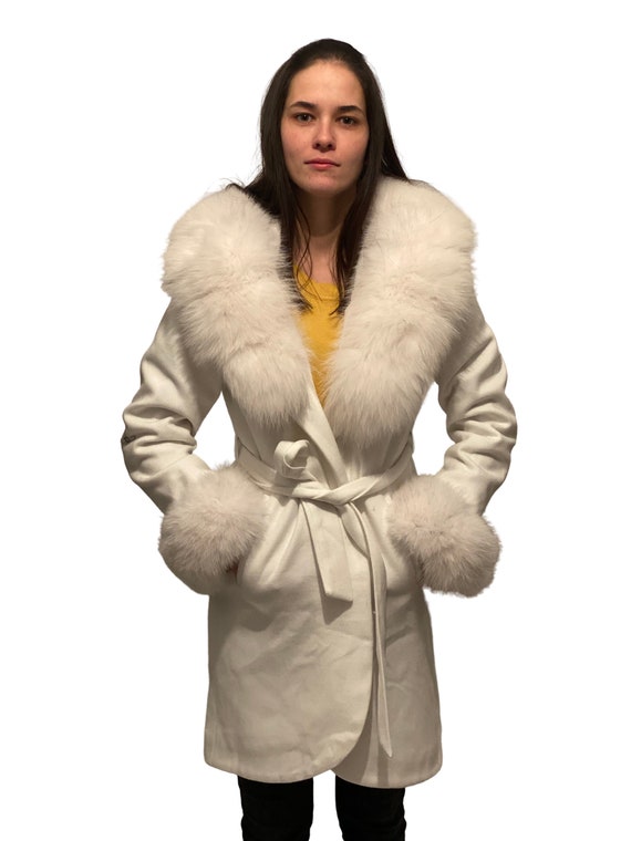 Cashmere Fur Coat With Fox Collar And Cuffs White Canada Cashmere Fur Coat With Fox Collar, White Coat With Fur Collar And Cuffs