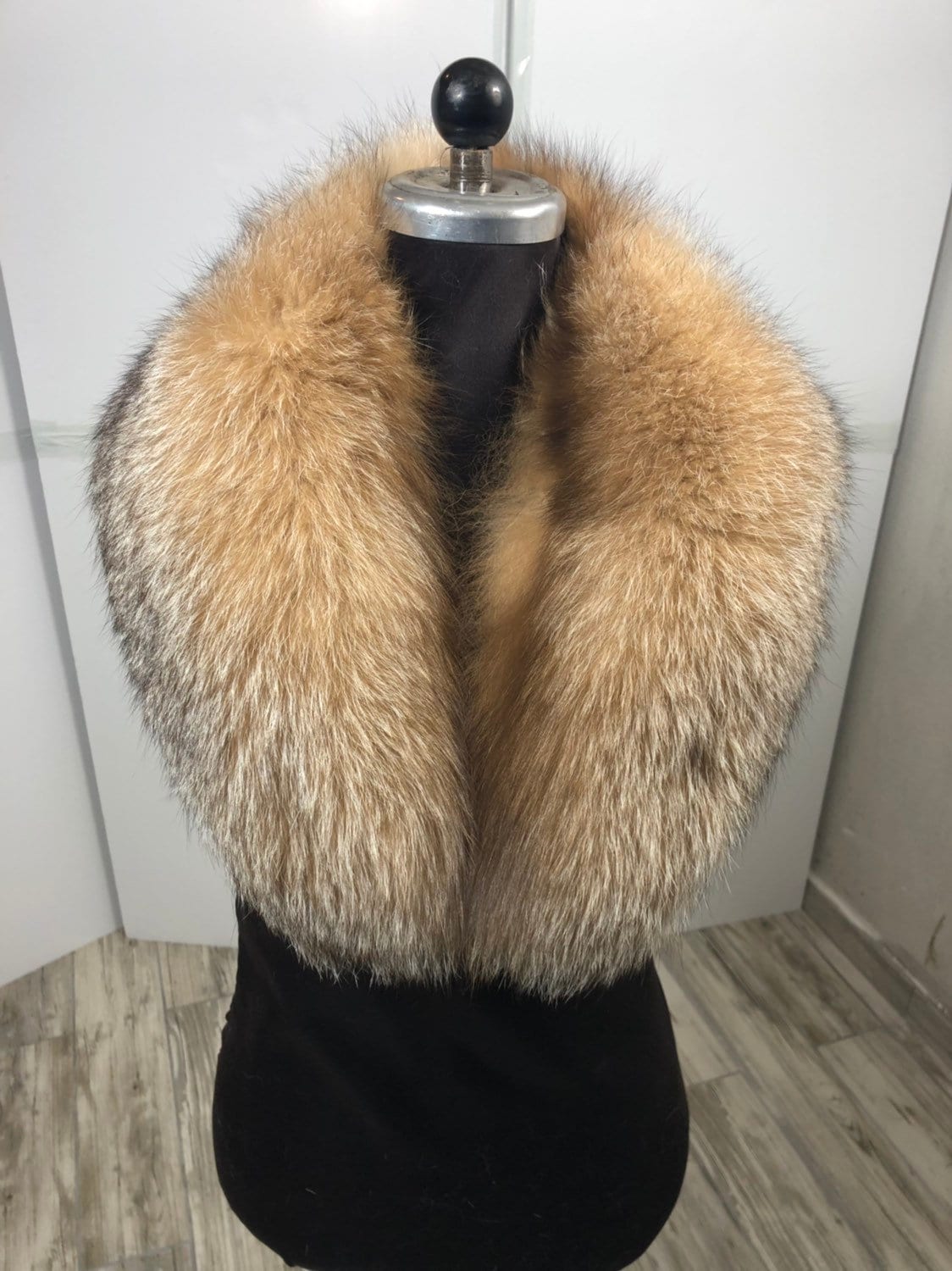 Luxury Gift Fox Fur Collar Womens / Wedding or Anniversary Present