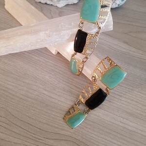 Very mod and bright 1980s 3 inch dangly earrings!