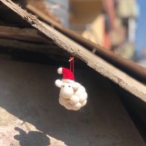 2 sheep  christmas decoration/ornaments. Pom Pom sheep decorations