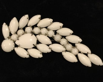 Weiss 50s Milk Glass Brooch Pin / Large White Glass Brooch / 50s Designer Jewelry Weiss 3.75” Brooch / Weiss Designer Jewelry