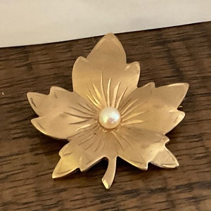 Vintage Gold Filled Leaf Pearl Brooch / Real Cultured Pearl GF Leaf Brooch / Real Pearl Gold Fill Leaf Brooch Mid Century Logo Stamp
