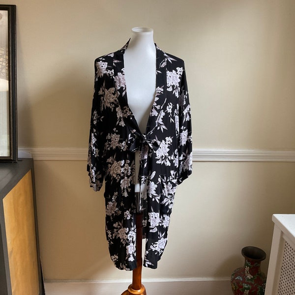 Vintage Black Floral Kimono Style Robe One Size / Soft Rayon Flowered Robe w Attached Front Ties / Deep V neckline Partial Open Front