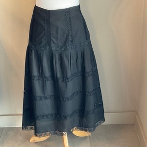 Joe brown black uuumph lace skirt
