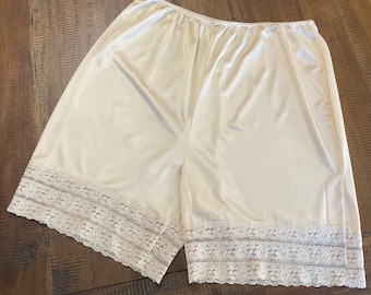 Vintage Beige Nylon Satin Lace Pettipants 30" UNStretch Waist Hips 45" Tag Size 1X / Lace Trim Long 21" Leg Petti Pants Pantaloons