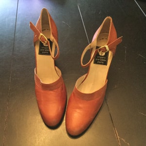 SALE Ungaro Designer Pumps Italy 7AAA/ Honey Brown Leather Ankle Strap / Emanuel Ungaro Strap Pumps / Ungaro Gold Buckle Strap 3” Heels