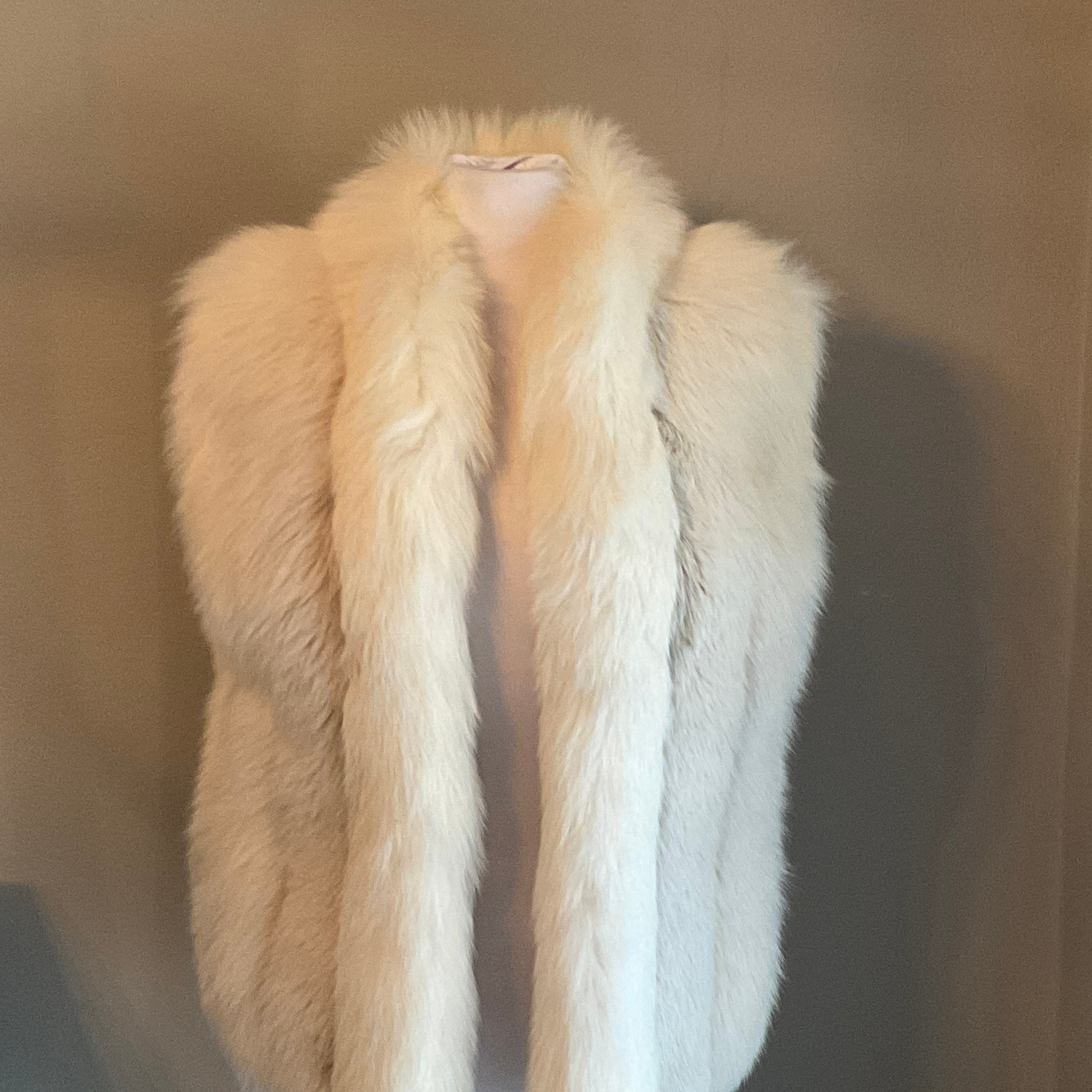 Fur vest white deals
