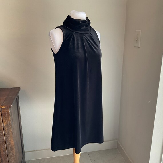 Black Velvet Sleeveless Mockneck Evening Dress Mi… - image 1