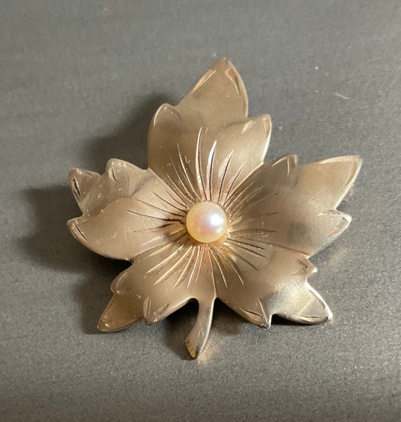 Vintage Gold Filled Leaf Pearl Brooch / Real Cult… - image 3