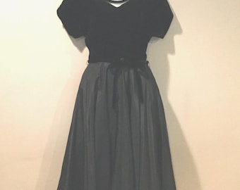 Vintage  Georgia Wells 1950s Black Velvet Taffeta Cocktail Dress / 50s Designer Dress / Full Taffeta Skirt 50s Designer Evening Dress