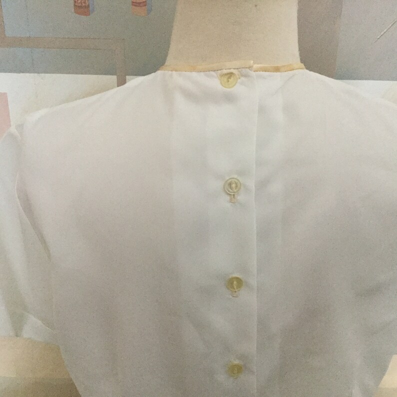 50s White Shortie Nylon Blouse 50s Rockabilly Nylon Blouse Back Button Top Lace /& Bow Front Panel 50s Secretary Suit Blouse Med