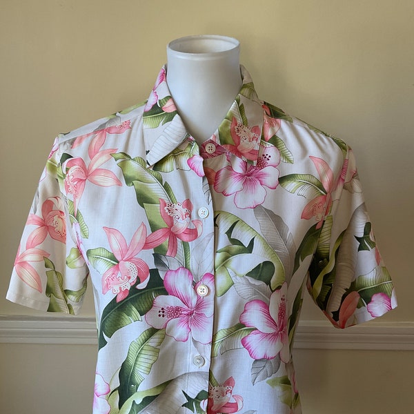 Tommy Bahama Silk Floral Shirt / M /Tropical Hawaiian Print Silk S. Sleeve Shirt / Womens Summer Shirts Top / Cruise Vacation Resort Wear