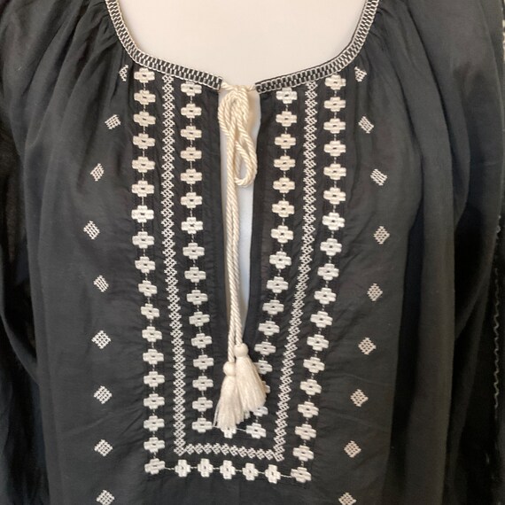 Boho Black Embroidered Peasant Blouse / White Emb… - image 7