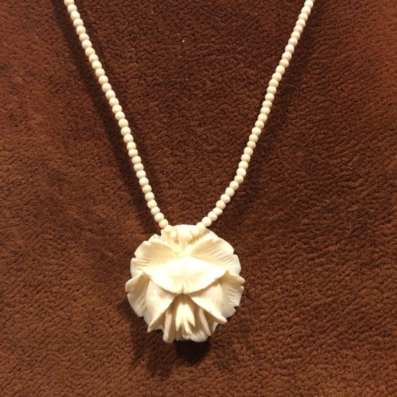 1920s Carved Celluloid Flower Pendant & Bead Neckl