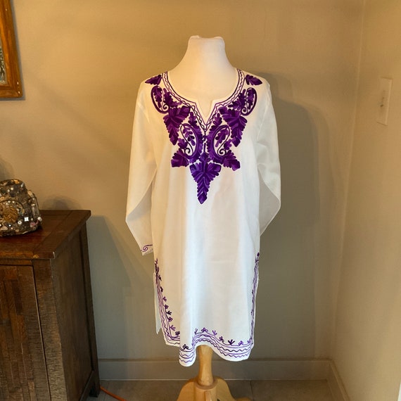Purple Paisley Embroidered Tunic / Boho White Tun… - image 3