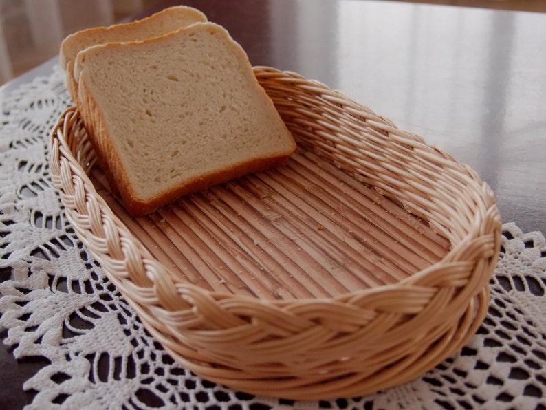 Wicker bread basket / tray / platter image 2