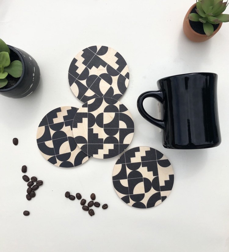 Shapes Coasters Ensemble de 4 Sous-Verres en Bois/Absorbants et Résistants à La Chaleur