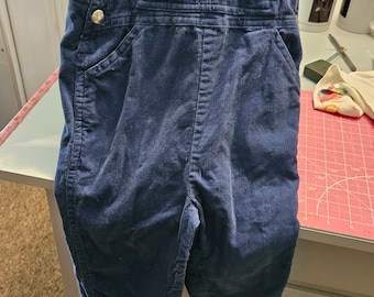 Monos de bebé de mediados de siglo