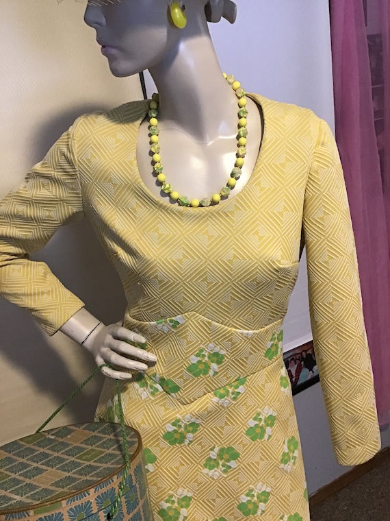 Yellow and Green Mid Century Necklace