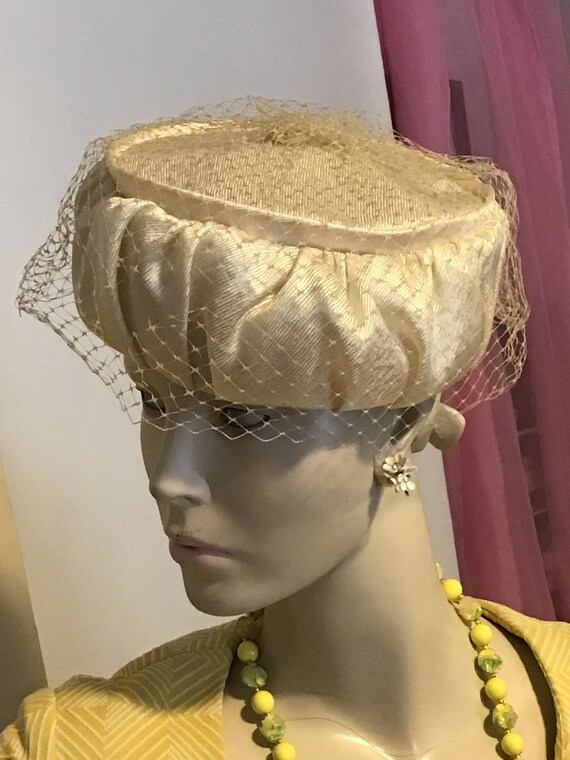 Vintage Ecru Pleated  Cloche Hat - image 3