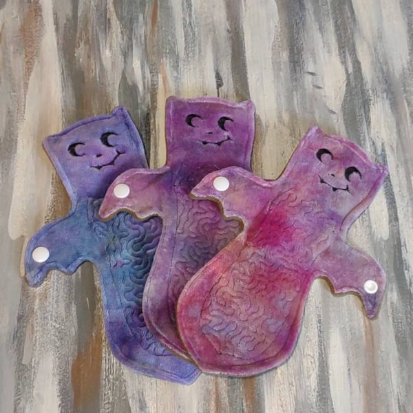Bamboo cotton velour topped cloth menstrual pad batty bat halloween style pad beautiful novelty pad during their period urinary incontinence