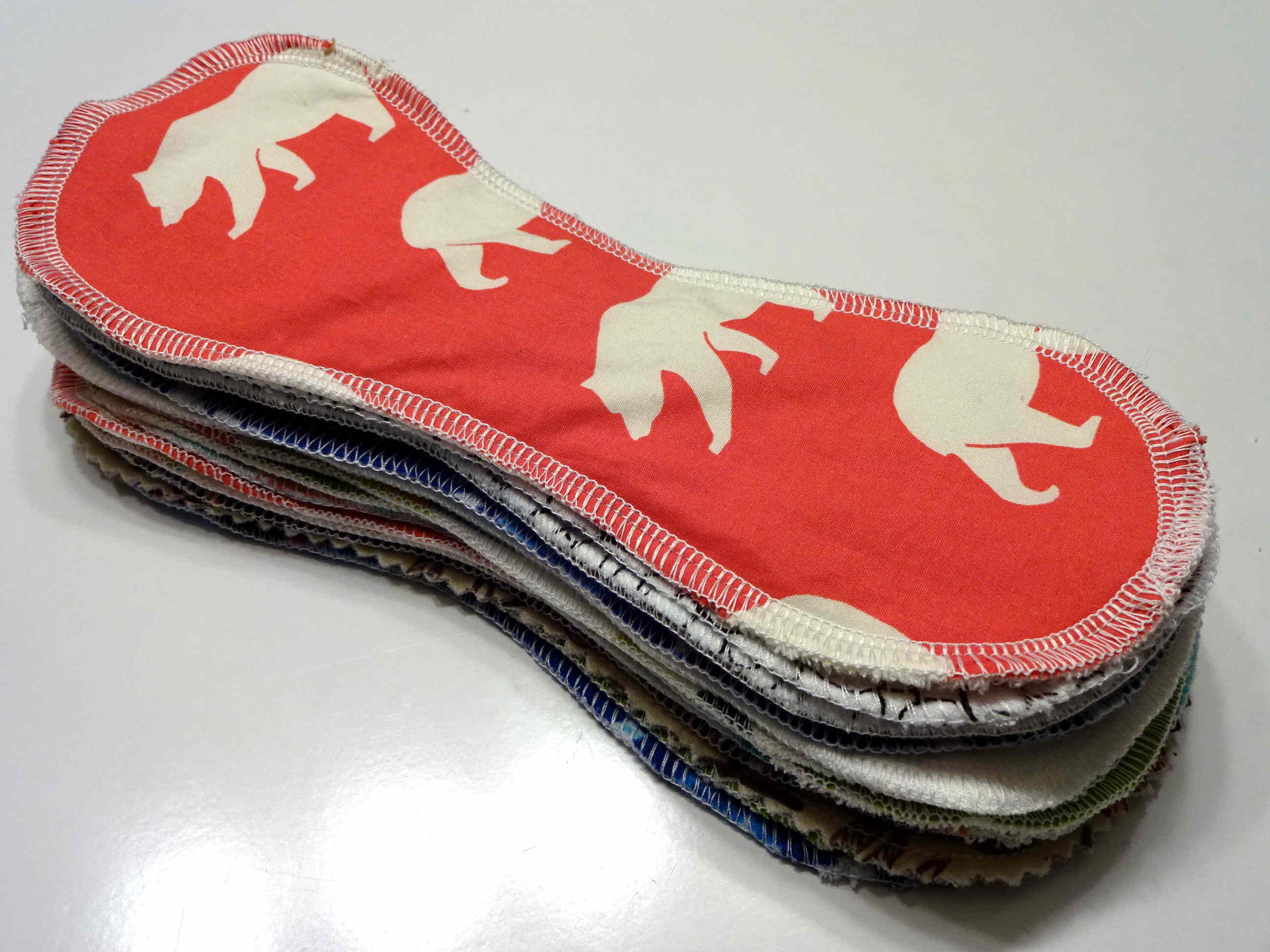 8 WINGLESS CLOTH PANTYLINERS & Pads / Panty Liners No snaps / sanitary