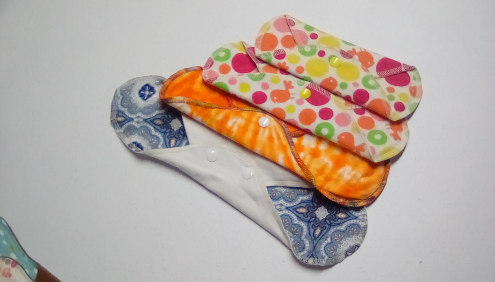Set of 4 pads, 1 light, 2 Medium flow, 1 long Heavy pad cloth pads
