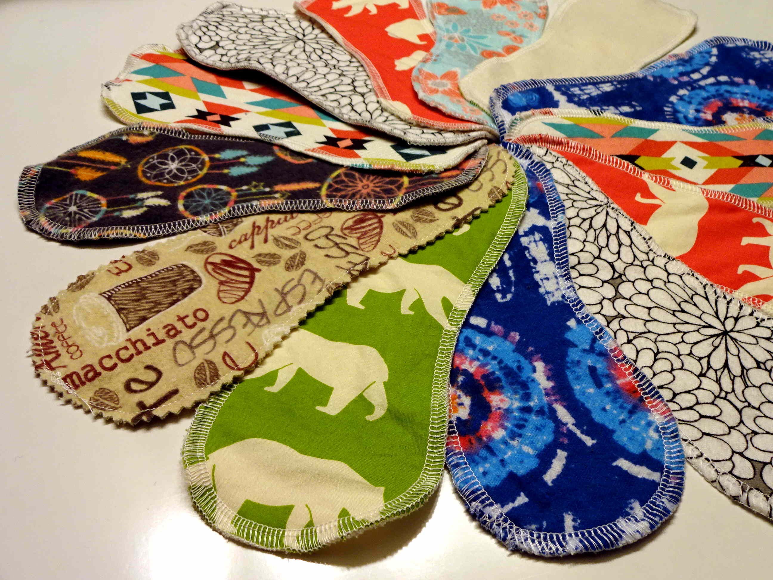 8 WINGLESS CLOTH PANTYLINERS & Pads / Panty Liners No snaps / sanitary