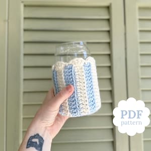 Patron PDF de la pochette au crochet | Joli motif festonné confortable pour verre de canette, café glacé et tasse de thé