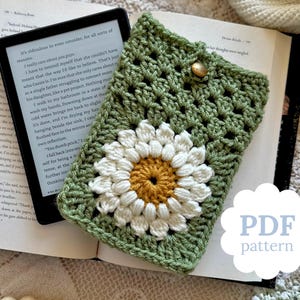 Crochet Kindle Cover Pattern PDF | Daisy Granny Square Crochet Pattern for E-Reader | Granny Square Kindle Book Sleeve with Flower