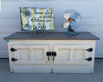 window pane decor similar