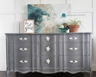 Hurricane Gray Dixie Belle Chalk Mineral Paint