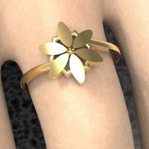 14k Gold Flower Ring: Six Leaf Clover Band