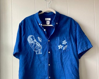 cropped button up "fruit picking" handprinted block print - cotton/linen, blue