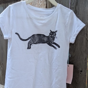 t shirt &quot;black cat&quot; handprinted block print