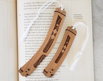 Ahsoka Tano Rebels Lightsaber Bookmark Set – Laser Engraved Alder Wood