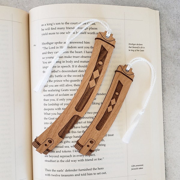 Ahsoka Tano Rebels Lightsaber Bookmark Set – Laser Engraved Alder Wood