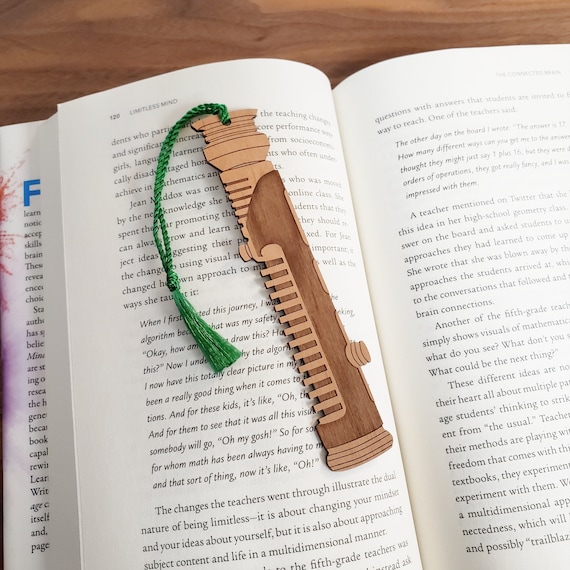 Qui-Gon Jinn Lightsaber Bookmark - Laser Engraved Alder Wood, Star Wars Gift