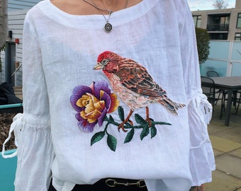 Linen shirt with Cassian’s finch and rose embroidery