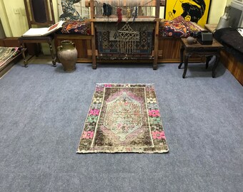 Vintage Oushak Rug: Handmade Turkish Wool Boho Rug (2’4x3’7 Ft)