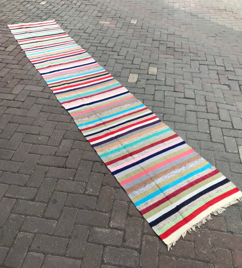 Produktbild von Melody Jane Puppenhaus Teppich – Gewebter Treppenläufer In Blau/Gold, Maßstab 1:12 (Victorian Style)