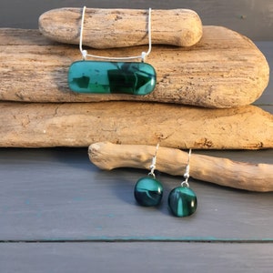 Turquoise glass pendant jewellery set, with black and green interior design, sea blue jewellery set, fused glass, earrings, necklace