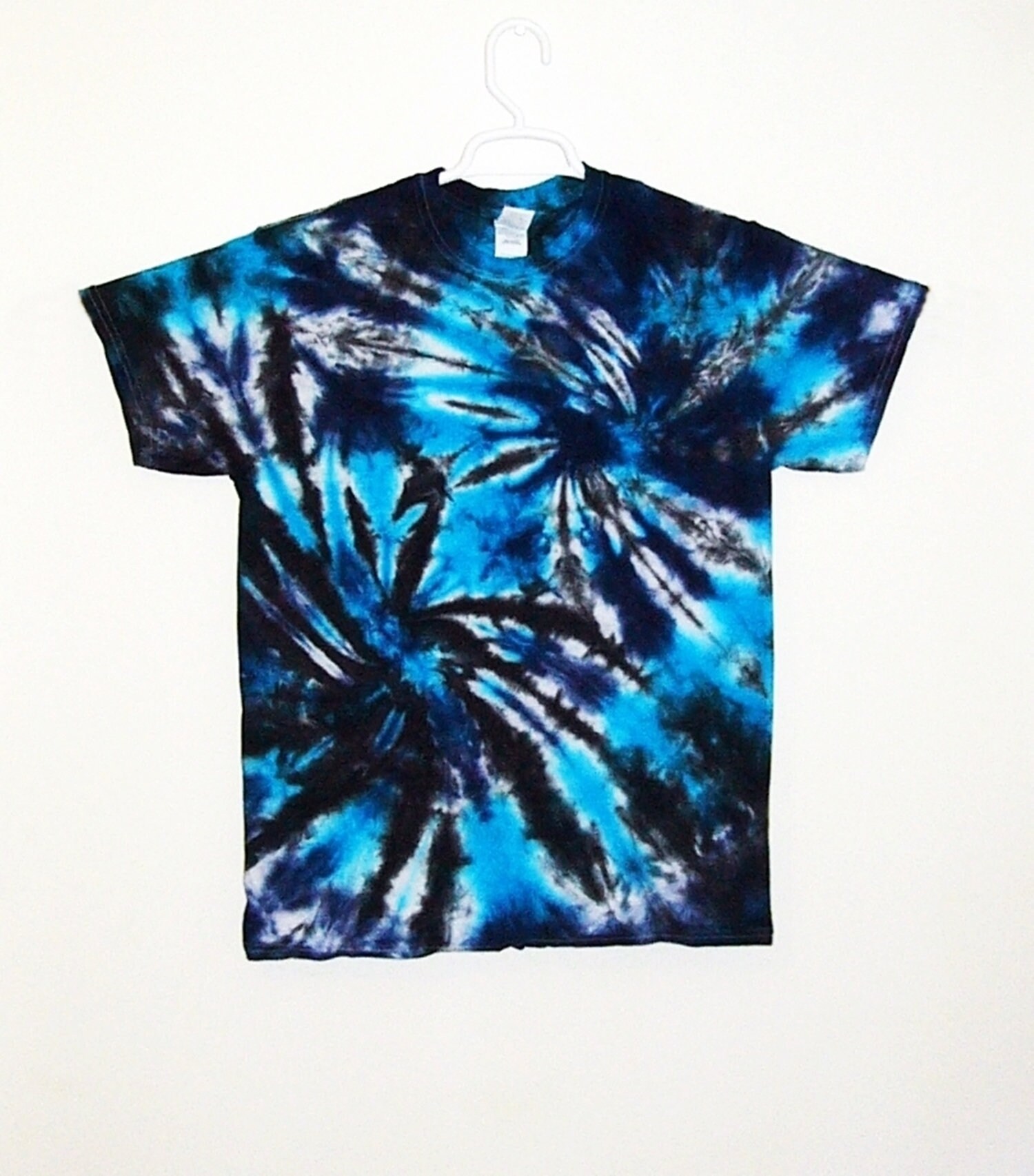 Hoovercrafted Catch A Wave Tie Dye Spiral T-Shirt