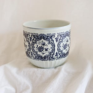 Vintage Frankton Tegelen Holland Delft Blue Planter Very Collectible  / Blue White Ceramic Flower Pot / Dutch Pottery Cache Pot