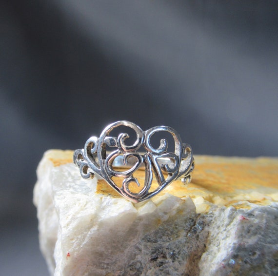 Sterling Silver Sweet Heart Ring, Romantic Wire W… - image 2