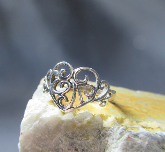Sterling Silver Sweet Heart Ring, Romantic Wire W… - image 1
