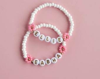 Beaded Daisy kids name bracelet, pink Daisy bracelet. Floral bracelet. Flower girl bracelet.