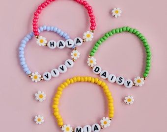 Personalised, beaded, spring bracelet. Daisy bracelet.