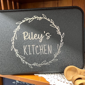Personalized Aluminum Baking Pan with Lid. Your Name Kitchen Engraved Cake Pan.