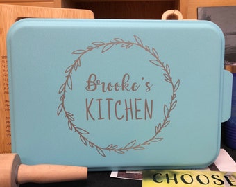 Personalized Aluminum Baking Pan with Lid. Your Name Kitchen Engraved Cake Pan.